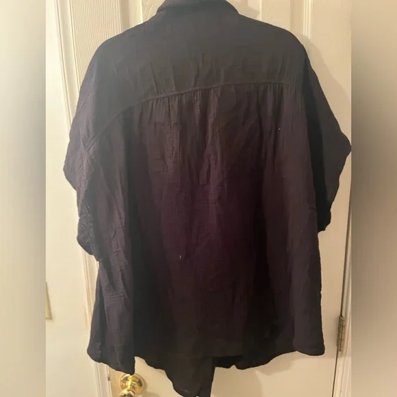 NWT 5X Torrid Black Short Sleeve Blouse - Picture 2 of 8